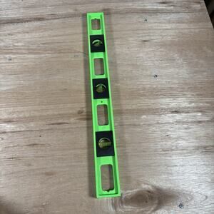 Hyper Tough 24" Green Plastic Level Embossed‎ High-Impact Light Weight Topview